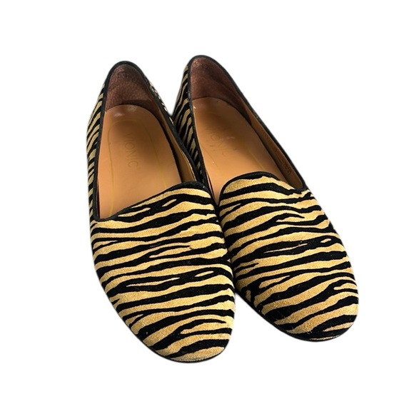 Vionic Willa Tiger Print Slip on  Flats size 8 - Picture 2 of 11